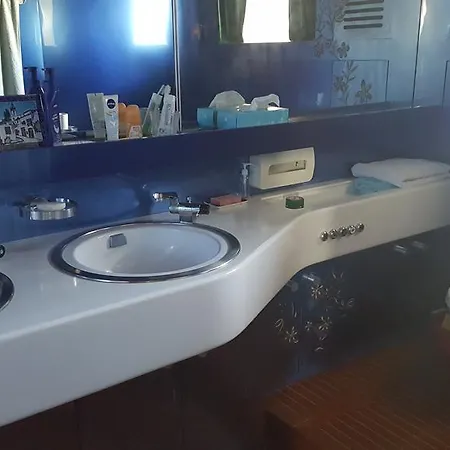 Opalia Nautic Botel Vilanova i la Geltru