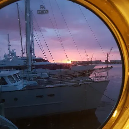 Botel Opalia Nautic Vilanova i la Geltru